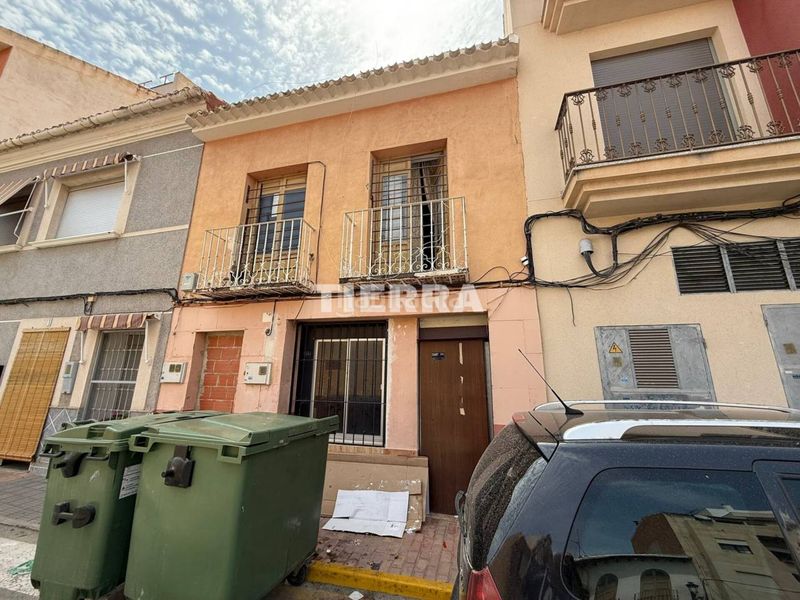Foto 89b9c025-10eb-40de-8dc3-4f4c5b12c9da. Casa aparellada a Archena