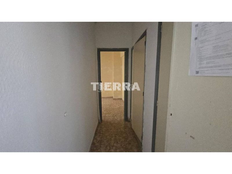 Foto 664fe614-834f-41d8-877d-6fe9ab91efa0. Pis a Alcantarilla