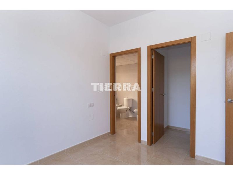 Foto cf5e3c49-d553-4c5d-a68c-e372493f42fe. Àtic amb aparcament piscina a Calasparra