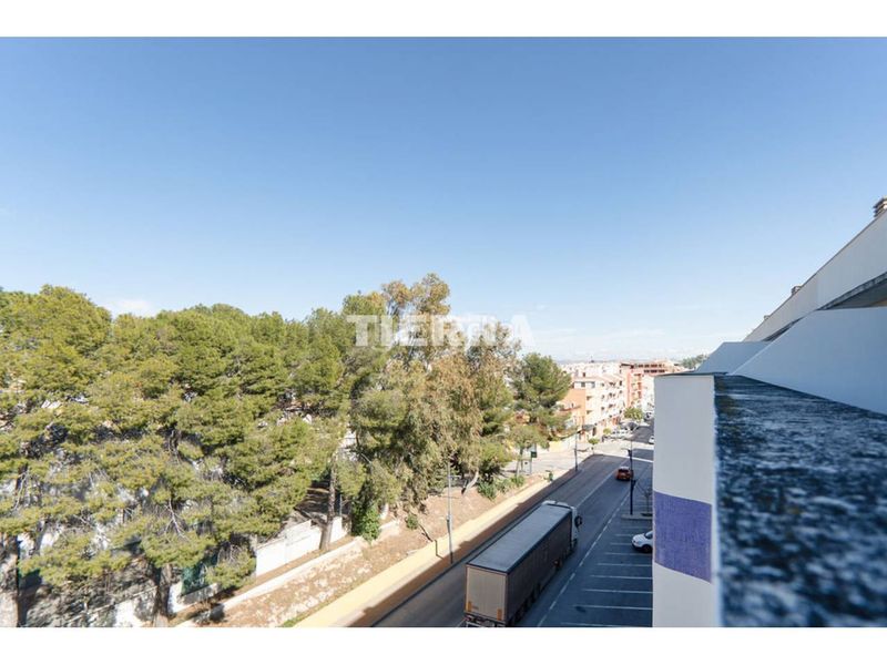 Foto f042b287-1b42-4297-8e77-5ae5cdec19ef. Àtic amb aparcament piscina a Calasparra