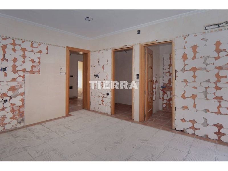 Foto 5f48f850-a537-4630-8822-5d34ab56e9c0. Casa aparellada a Archena