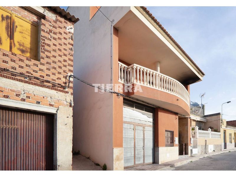 Foto a3b6524b-7b6a-4f76-b87b-418ccf71c720. Casa aparellada a Archena