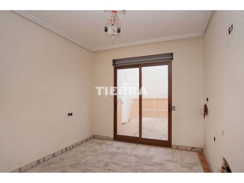 Foto e234d445-f76f-4c84-aea1-e88900a737b0. Casa aparellada a Archena