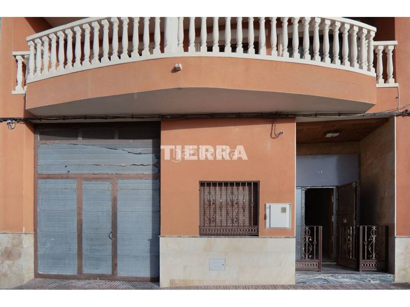 Foto eef7340f-28ff-4cf2-898f-d8e83210af55. Casa aparellada a Archena