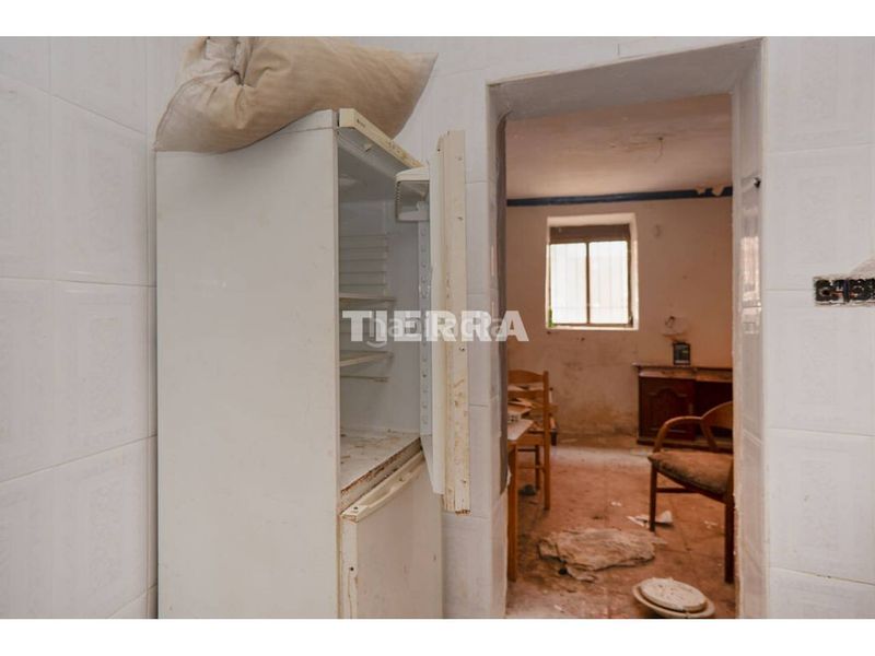 Foto 49974167-c1a2-4a73-b39d-f608adc43227. Casa aparellada a Yecla