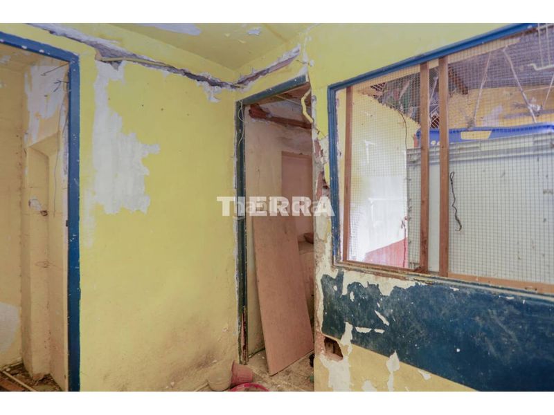 Foto ff22babe-539b-4edf-a443-4d33389bf640. Casa aparellada a Yecla