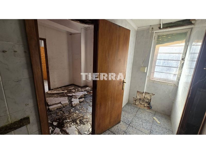 Foto 5e3466a6-7360-414c-b215-de9fb86fbdbe. Casa aparellada a Yecla