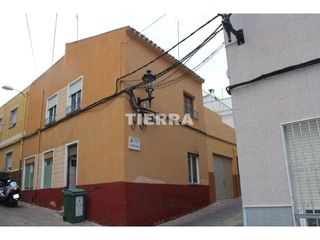 Casa bifamiliare  Calle parras. Venta de casa pareada en yecla
