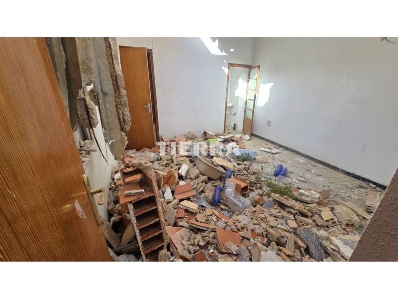 Foto fcc7f13c-1e52-4150-bdab-25d2f858ed5d. Casa aparellada a Yecla