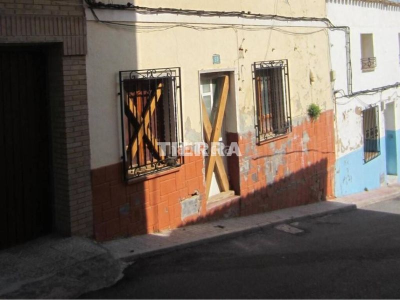 Foto aa048643-62d0-4f68-861f-de6c5478436c. Casa aparellada a Yecla