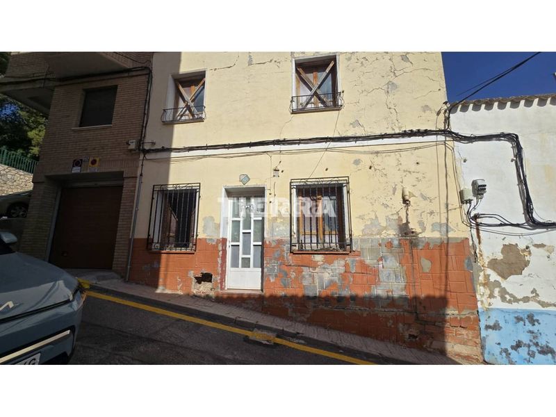 Foto f13cd058-304a-4a64-bff8-2170c22ea4cf. Casa aparellada a Yecla