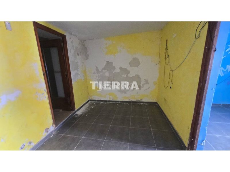 Foto ee7347ae-a447-44c6-91f5-804f65e593b4. Casa aparellada a Yecla