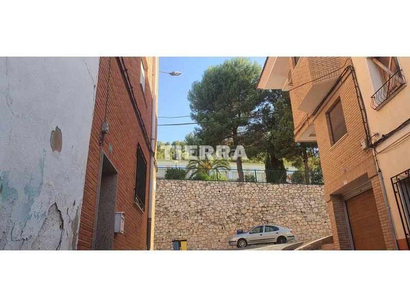 Foto ffd43b98-552d-425b-8d51-eb63febc4bda. Casa aparellada a Yecla