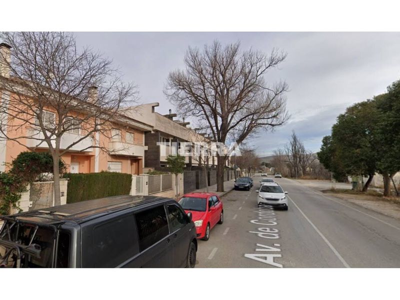 Foto a2daeec1-6bc3-4ad2-b8da-6b3a74707c77. Casa adossada amb aparcament a Yecla