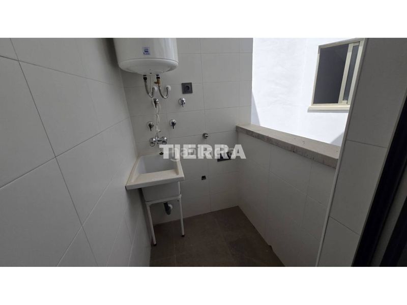 Foto 99bef936-daf1-4726-95dd-adb42eda59d3. Pis amb aparcament a Alcantarilla