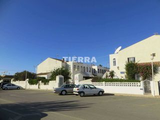Flat  Avenida cartagena de las claras. Vivienda ocupada en los alcázares  oportunidad para inversores