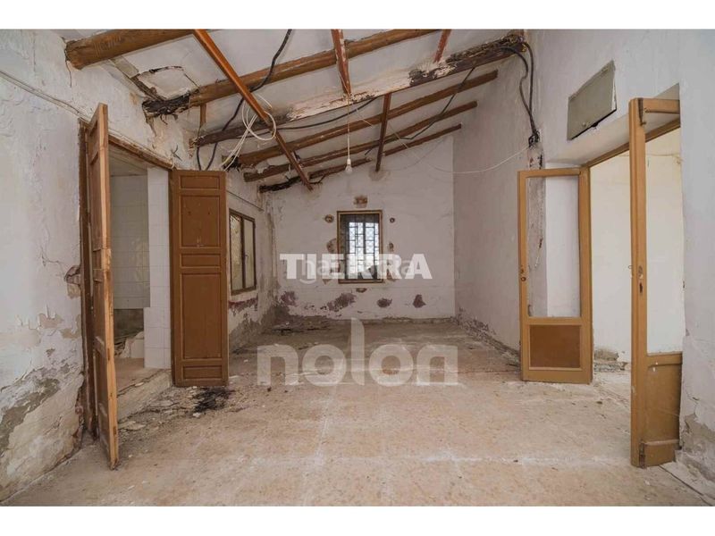 Foto a36f3f89-79cb-4ce8-a8ec-121788906279. Casa amb aparcament a Ceutí