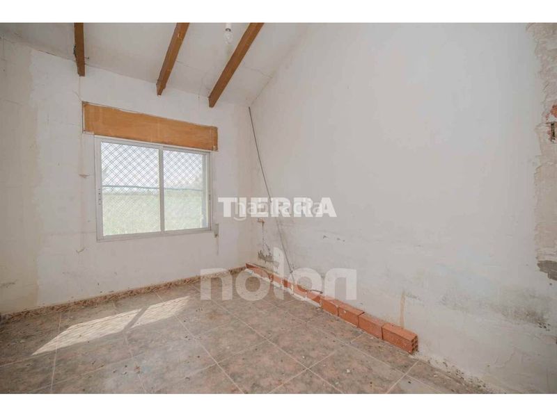 Foto c59073c5-25a9-47e7-989f-eba6678954fc. Casa amb aparcament a Ceutí