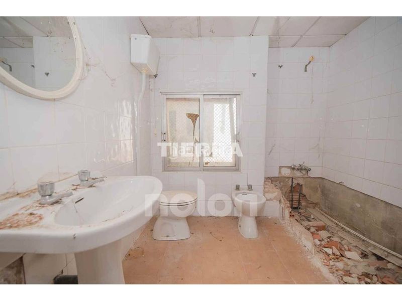 Foto eb2d11ac-f67a-453a-9866-3bf01f7d2254. Casa amb aparcament a Ceutí