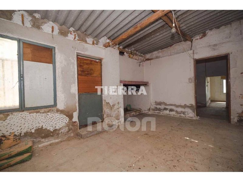 Foto fd9d26ed-b526-42d6-81d1-f7e5c06953a8. Casa amb aparcament a Ceutí