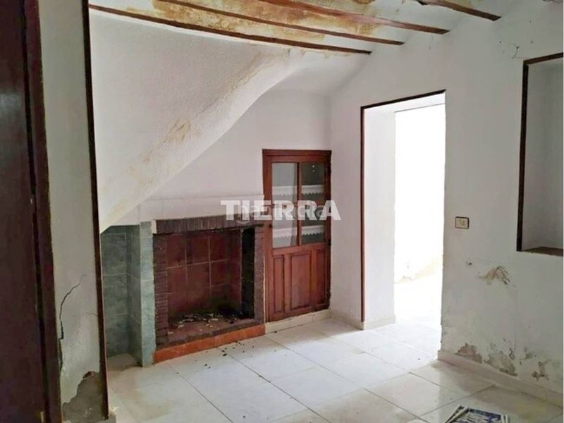 Foto babab42d-bc40-411a-99d9-6a436633cc7e. Casa adossada a Ulea