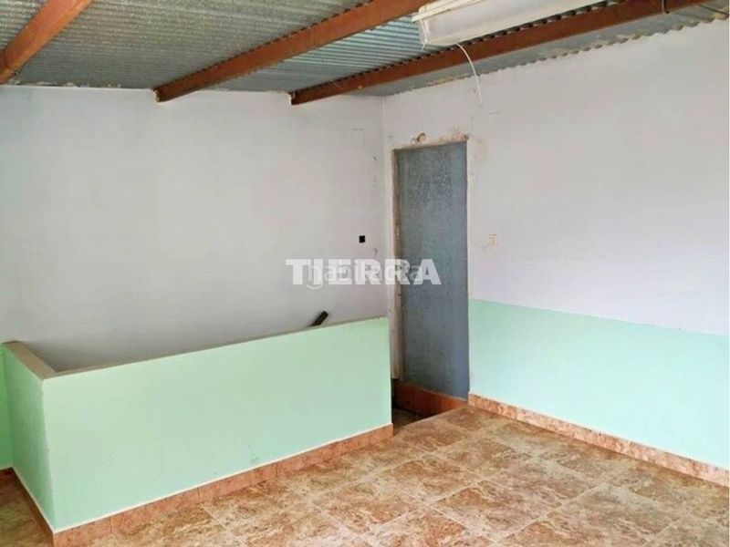 Foto d41b8972-adcf-4aec-9074-db4bef70182d. Casa adossada a Ulea