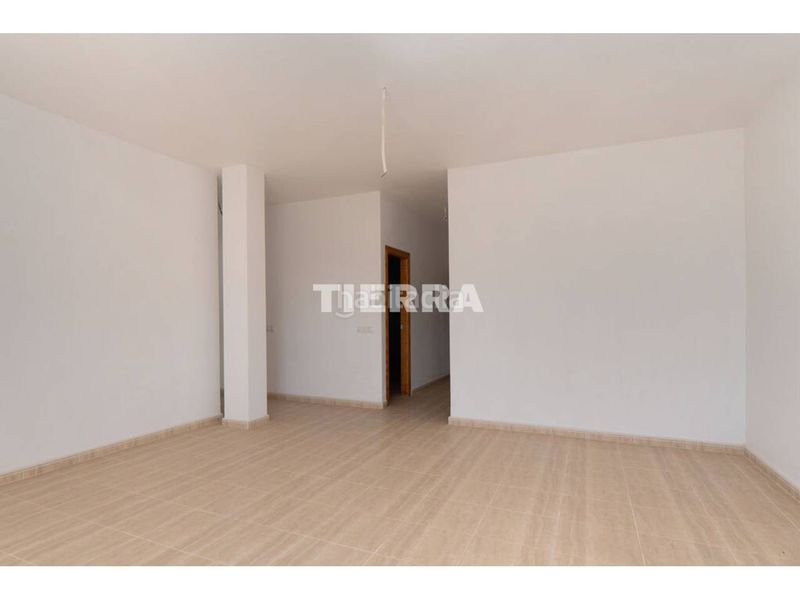 Foto 5d7d6a0f-f693-41d9-b57f-b01d2db60c67. Casa adossada a Abanilla