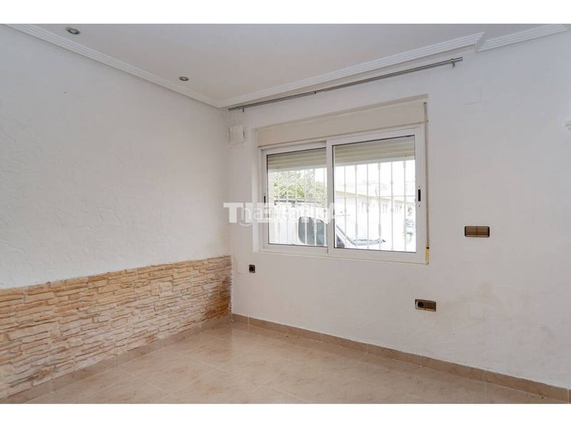 Foto ad0873eb-410f-4259-8af7-48f7617ad601. Pis a Alcantarilla