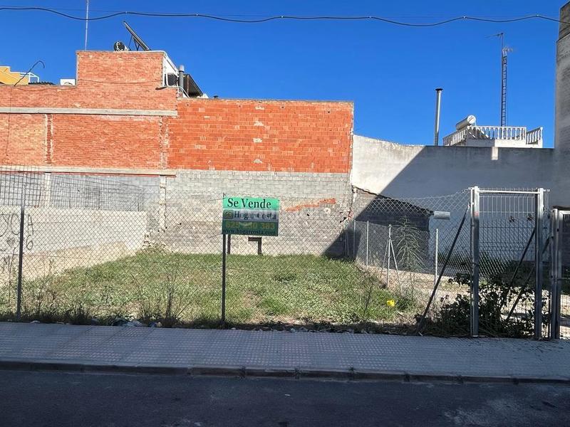 Foto 4d534e75-5cc0-4a92-b900-ae0506996551. Terreno residencial en calle río segura 13a solar urbano en almoradi en Almoradí