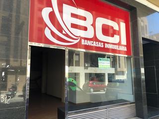 Local Comercial en Carrer francisco vicente rodriguez 22. Se vende amplio local en altabix,