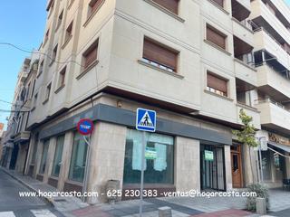 Local Comercial en Plaza trabajadores del calzado 7. Local de esquina de 130 m2 en elda