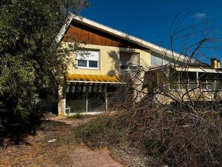 Xalet en Carrer mallorca 5b. Chalet en loma bada petrer