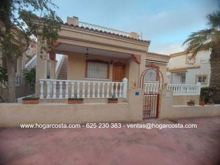 Chalet  Calle manuel de falla 165. Ref-f-30 chalet en urbanización montemar, residencial montesol i