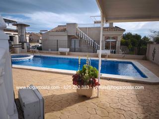 Chalet à Calle manuel de falla 165. Ref-f-30 chalet en urbanización montemar, residencial montesol i