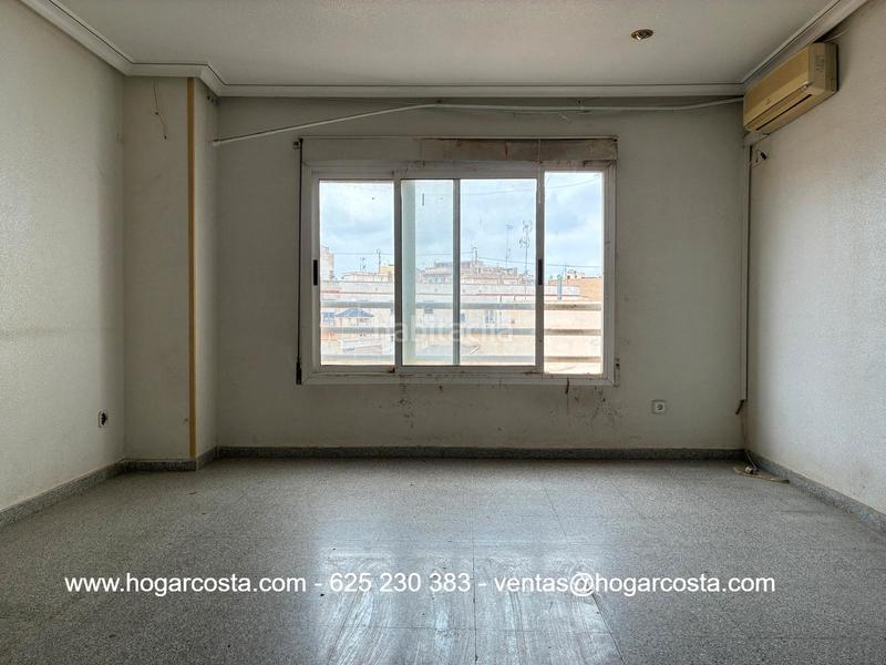 Foto 54b0f62b-827e-4599-b0e5-0aa7a7500f31. Flat in carrer verge de la salut 42 in Crevillente