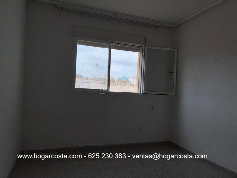 Foto ce30b365-34a4-46a8-9094-9965435652e0. Flat in carrer verge de la salut 42 in Crevillente