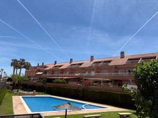 Xalet a Clara campoamor 12. Chalet adosado en san juan de alicante