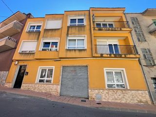 Business premise in Calle del doctor salcedo 65. Amplio local comercial en venta