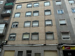 Pis  Calle olegario domarco seller 89. Piso en elche económico