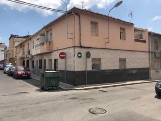 Casa  Vizcaya 6. Casa okupada en petrer