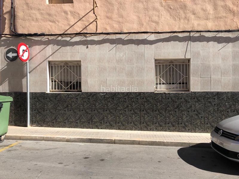 Foto f566f3bc-104e-4c17-88ce-9bcd299c07ae. Casa a calle leon 23 a Petrer