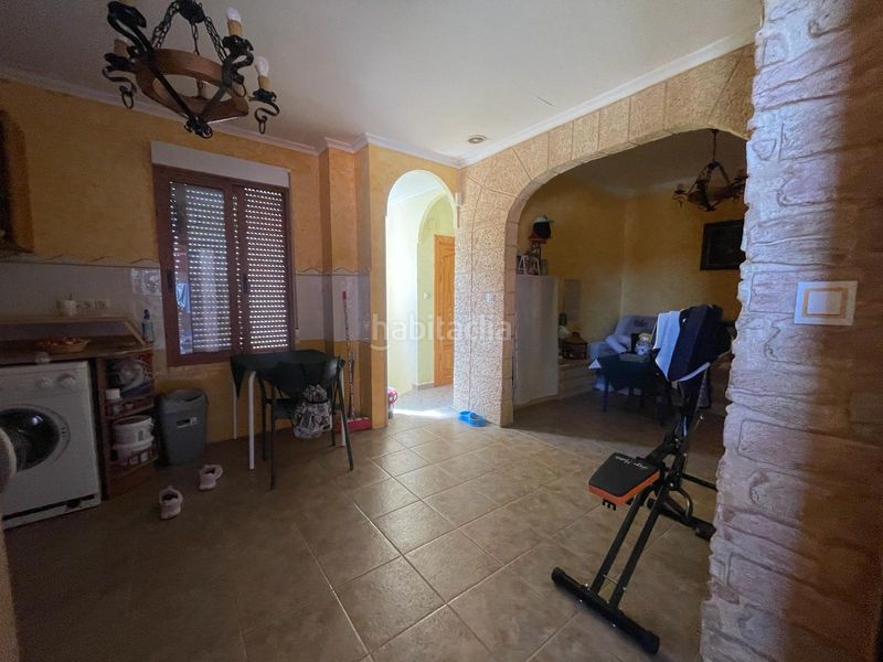 Foto ab62e9ab-a770-4527-982d-f109873ee097. Edifici a manya el 22 a Monòver