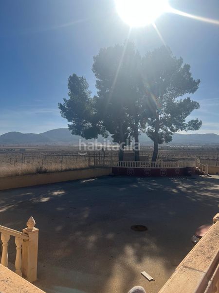 Foto aef81ce6-b22a-49d1-826e-a79a2339aade. Edifici a manya el 22 a Monòver