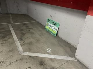 Motorradparkplatz in Calle de la virgen del pilar 24. Parking moto en crevillente