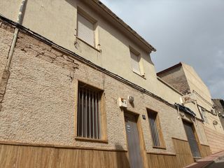 Casale  Manyo 44. Casa compuesta de planta baja y alta en monovar