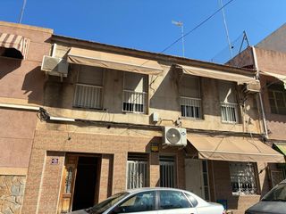 Ground floor in Calle GASPAR QUILES PASCUAL 26