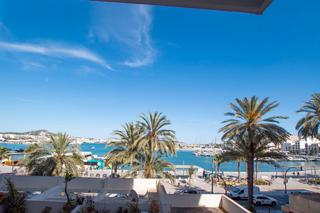 Rent Flat in Avinguda de santa eulària des riu 17. Piso con vistas al mar a estrenar