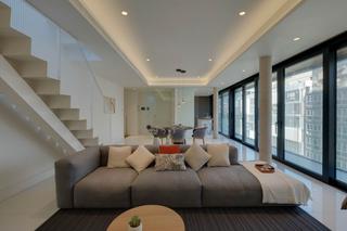 Attique  Via augusta. Via augusta - junto diagonal