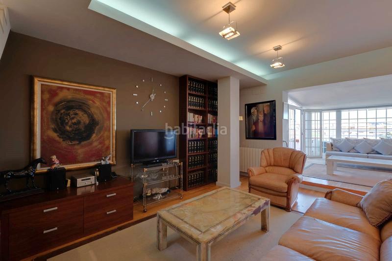 Foto 57f9add7-67f3-4a9b-a367-6c293ed6ac08. Pis amb xemeneia calefacció aparcament a Sarrià Barcelona