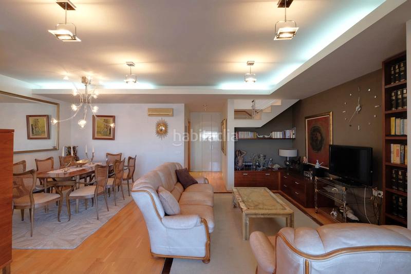 Foto 8cc23246-0636-4450-9b9e-9a37e0047523. Pis amb xemeneia calefacció aparcament a Sarrià Barcelona